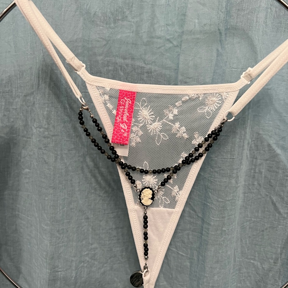 Beaded G String Cameo - Picture 2 of 3